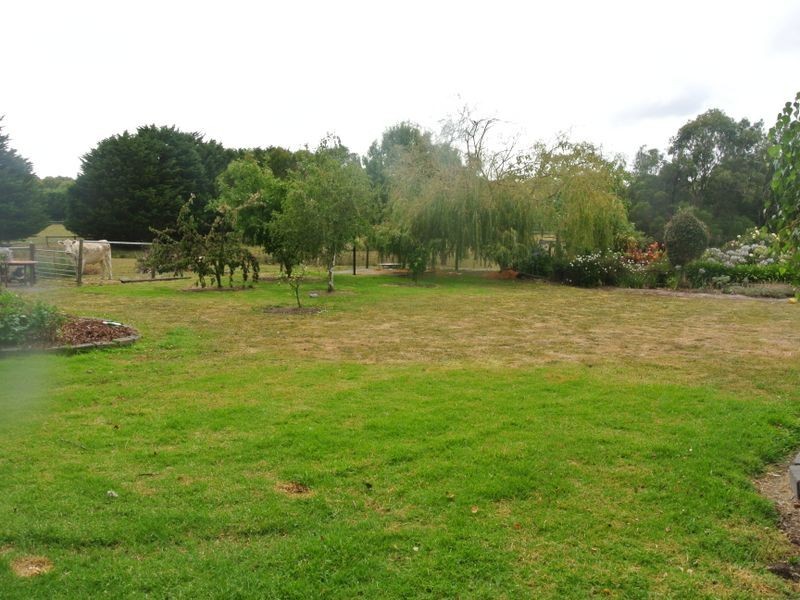 9-11 Madelyn Court, Cranbourne South VIC 3977