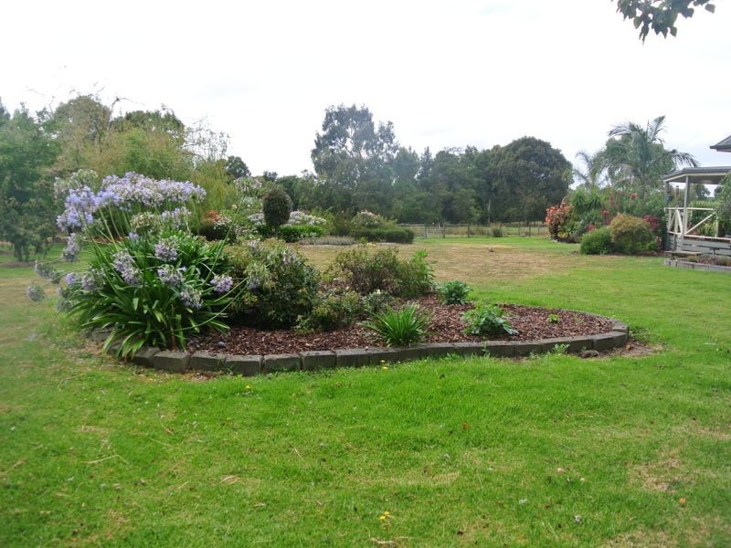 9-11 Madelyn Court, Cranbourne South VIC 3977