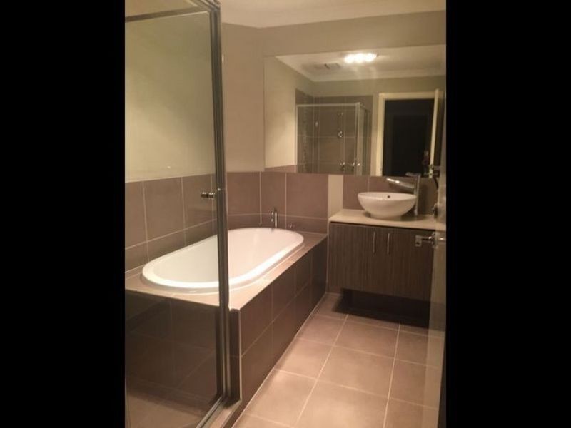 1 Tattle Grove, Cranbourne VIC 3977