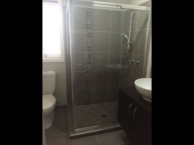 1 Tattle Grove, Cranbourne VIC 3977