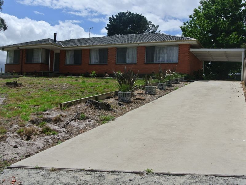 33 Meadow Road, Devon Meadows VIC 3977