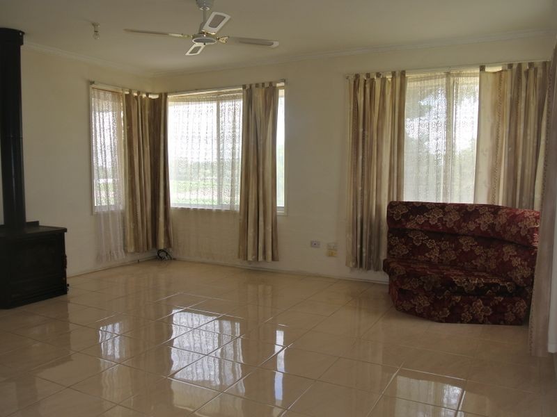 33 Meadow Road, Devon Meadows VIC 3977