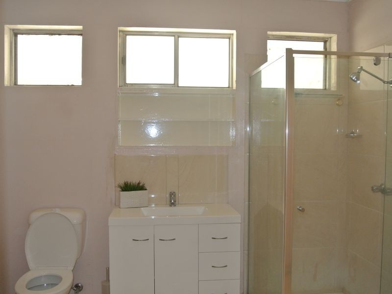 33 Meadow Road, Devon Meadows VIC 3977