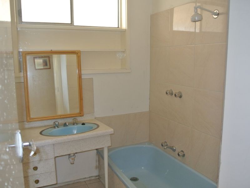 33 Meadow Road, Devon Meadows VIC 3977