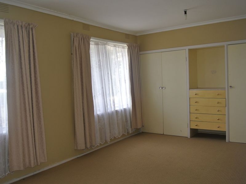 33 Meadow Road, Devon Meadows VIC 3977