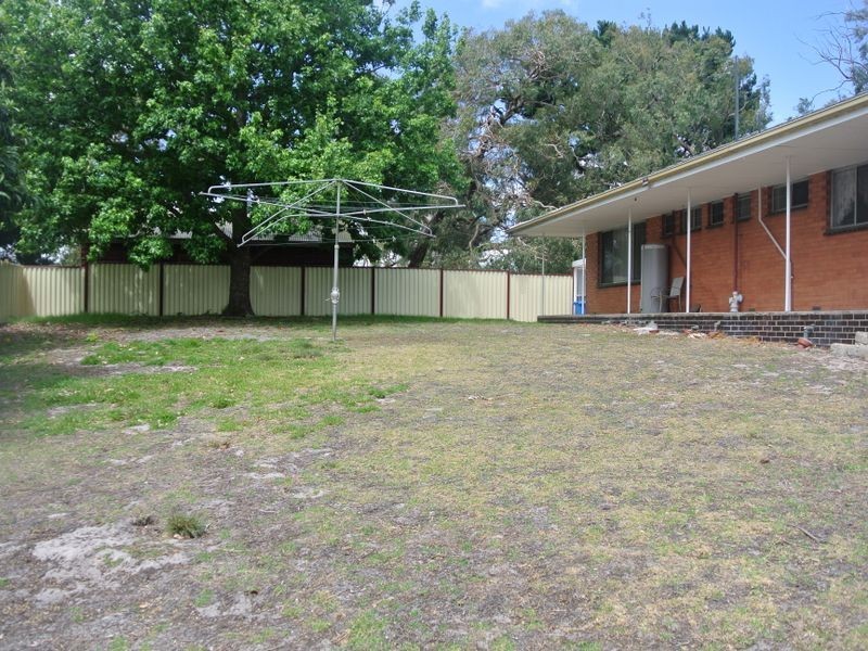 33 Meadow Road, Devon Meadows VIC 3977