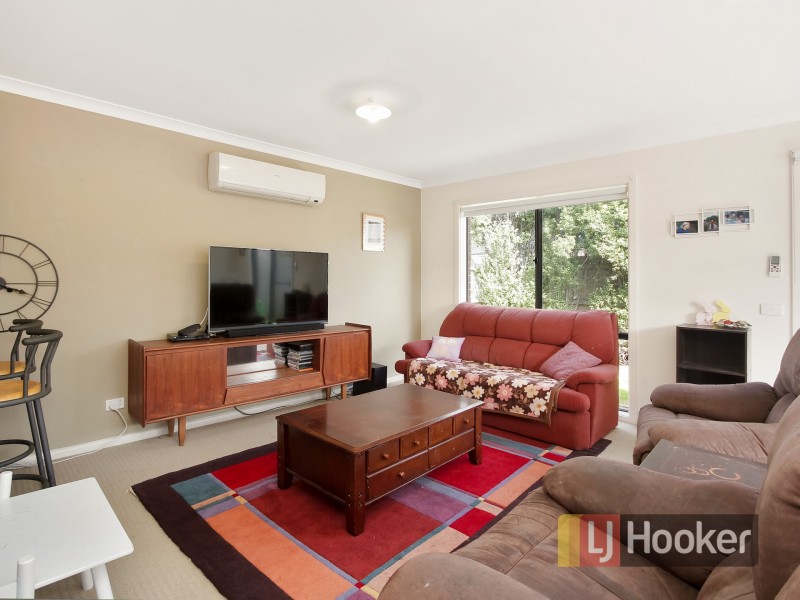 45 Calais Circuit, Cranbourne West VIC 3977