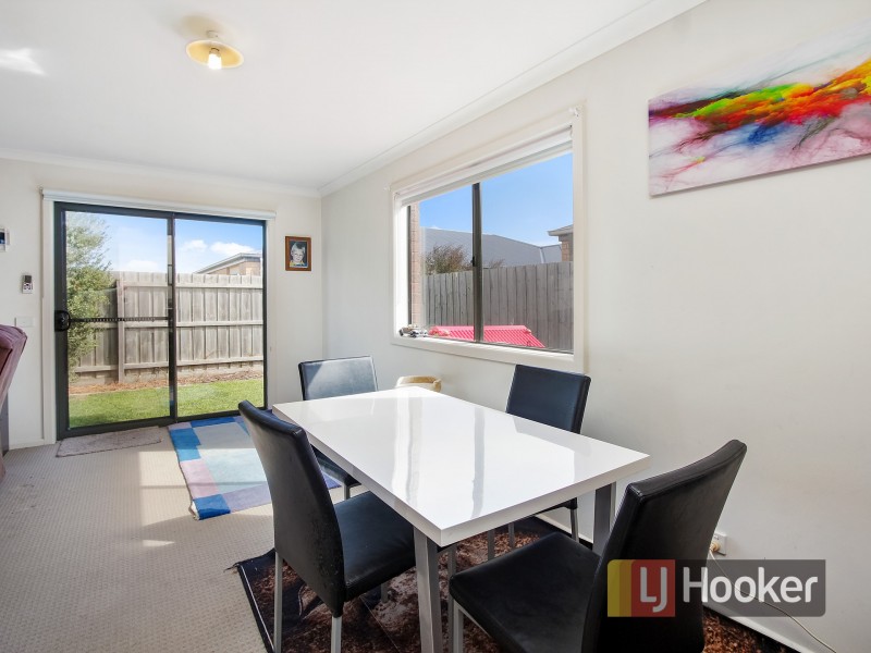 45 Calais Circuit, Cranbourne West VIC 3977