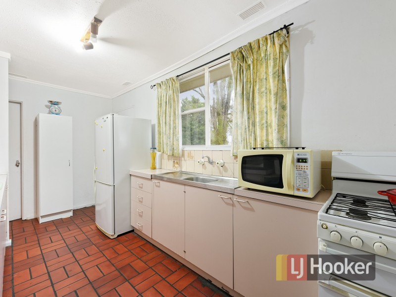 15 Valepark Crescent, Cranbourne VIC 3977