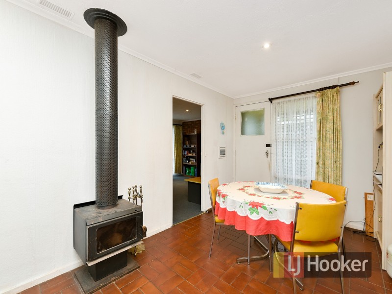 15 Valepark Crescent, Cranbourne VIC 3977