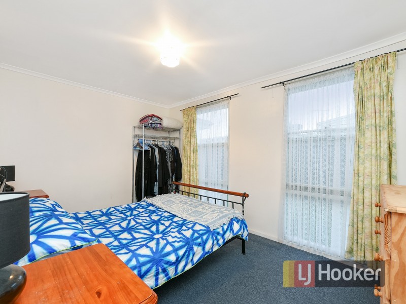 15 Valepark Crescent, Cranbourne VIC 3977