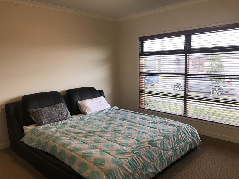 10 Compton Way, Clyde North VIC 3978