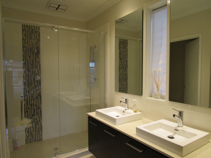 10 Compton Way, Clyde North VIC 3978