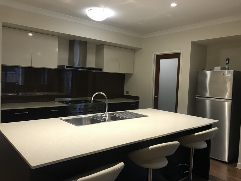 10 Compton Way, Clyde North VIC 3978