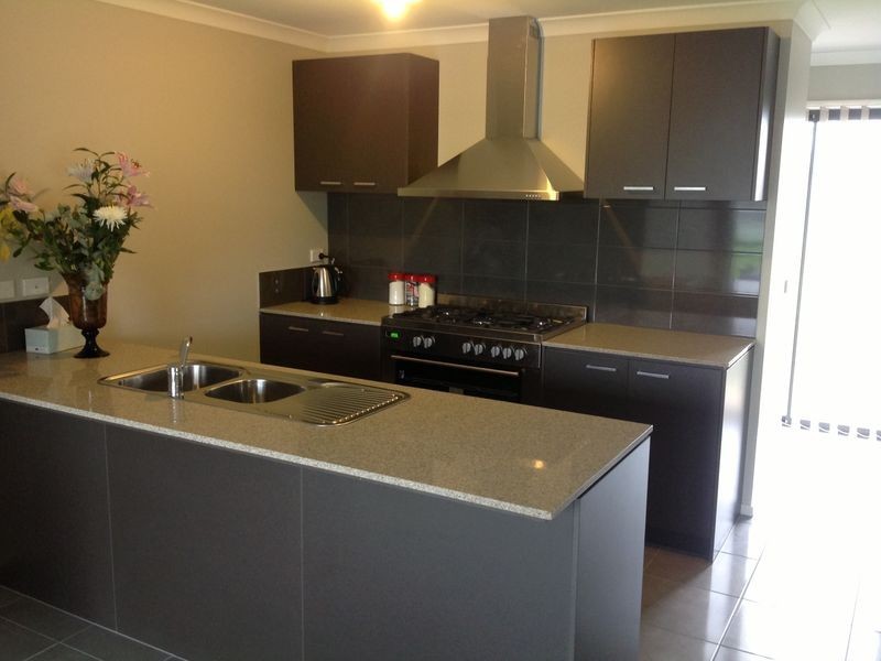 24 Pinebank Avenue, Cranbourne East VIC 3977