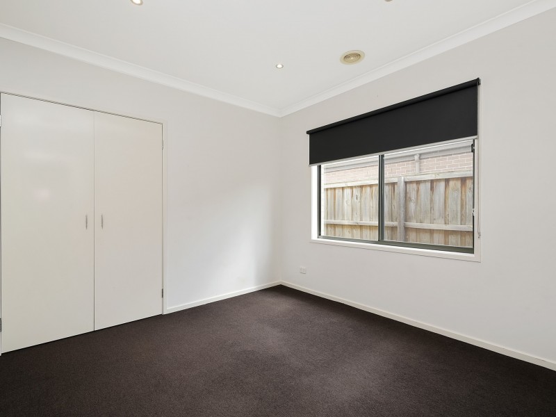 31 Waterbury Street, Cranbourne VIC 3977