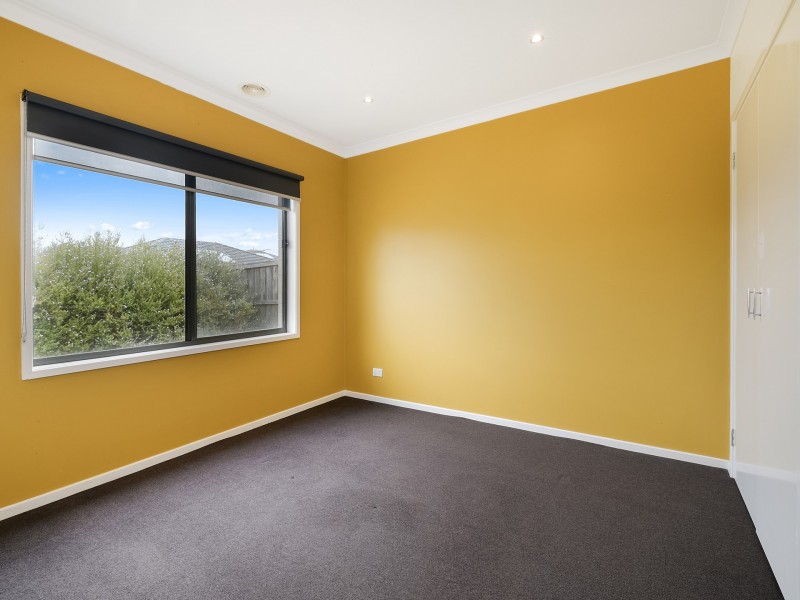 31 Waterbury Street, Cranbourne VIC 3977