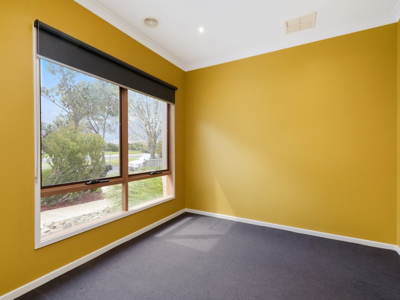 31 Waterbury Street, Cranbourne VIC 3977