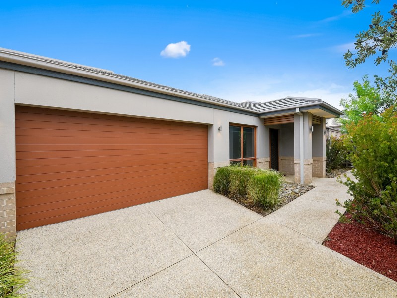 31 Waterbury Street, Cranbourne VIC 3977
