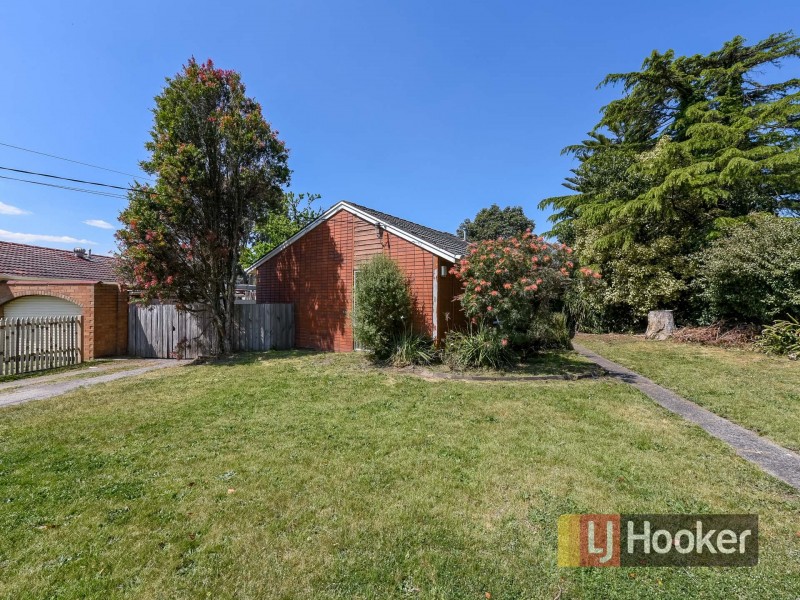 14 Valerie Drive, Cranbourne VIC 3977