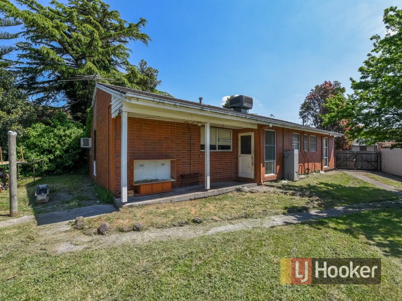 14 Valerie Drive, Cranbourne VIC 3977