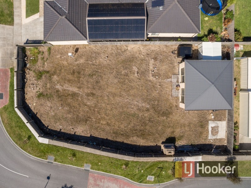 24 Powerscout Retreat, Cranbourne VIC 3977