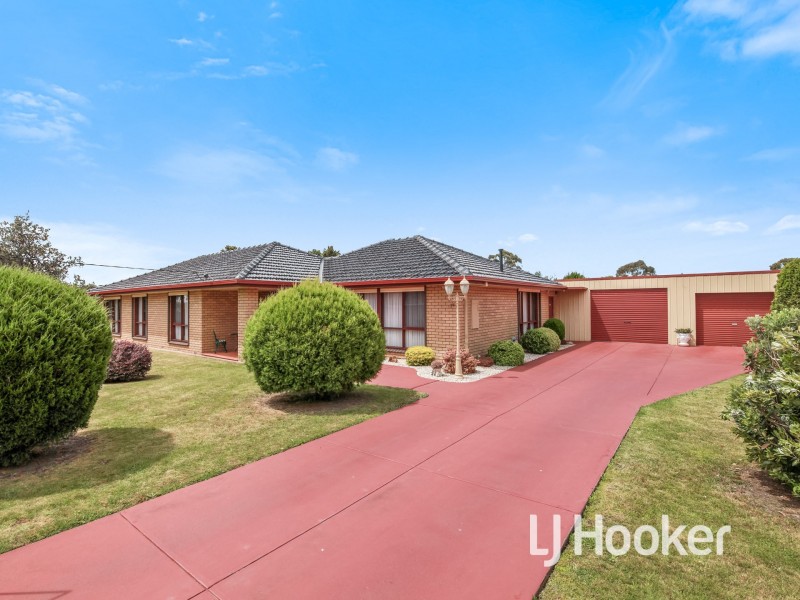 24-26 Lyall Street, Cranbourne VIC 3977