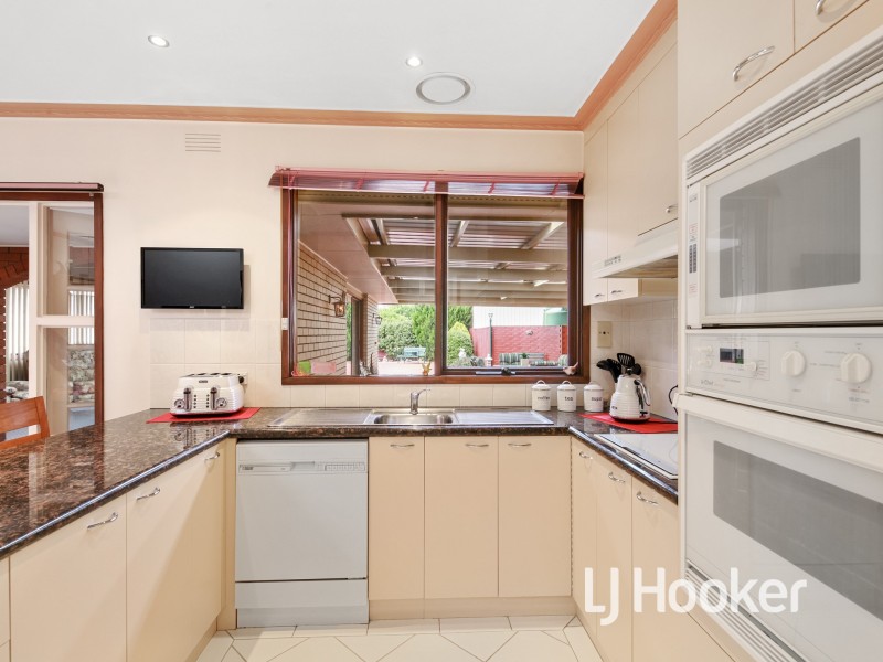 24-26 Lyall Street, Cranbourne VIC 3977