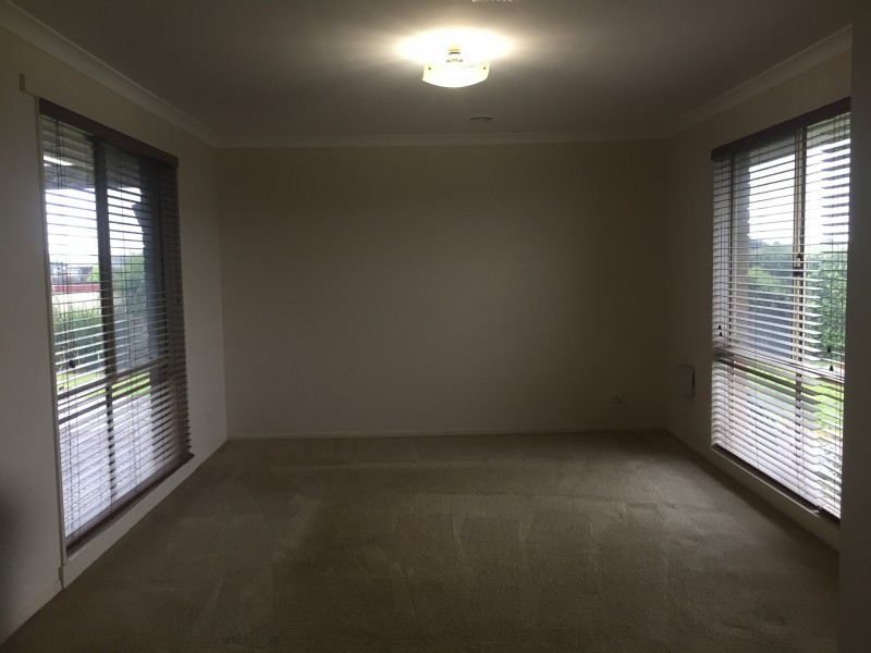 1 Montrose Way, Cranbourne VIC 3977