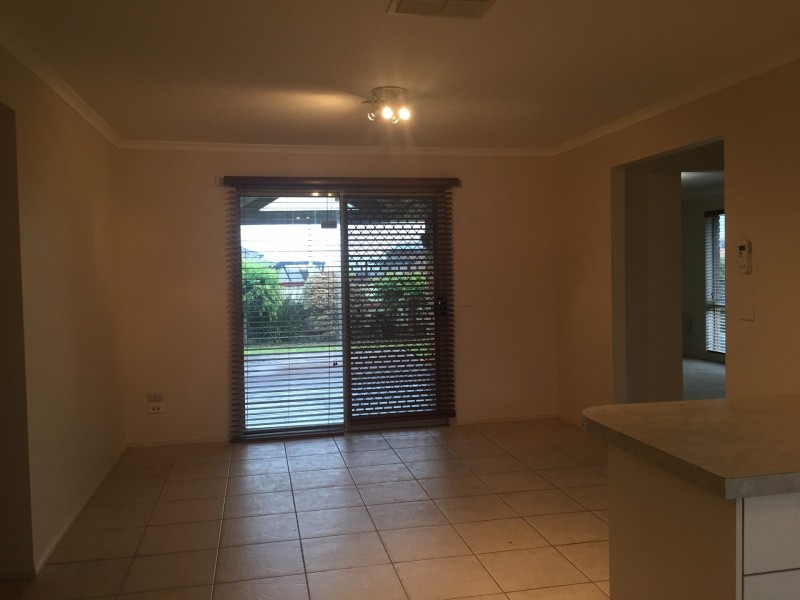 1 Montrose Way, Cranbourne VIC 3977