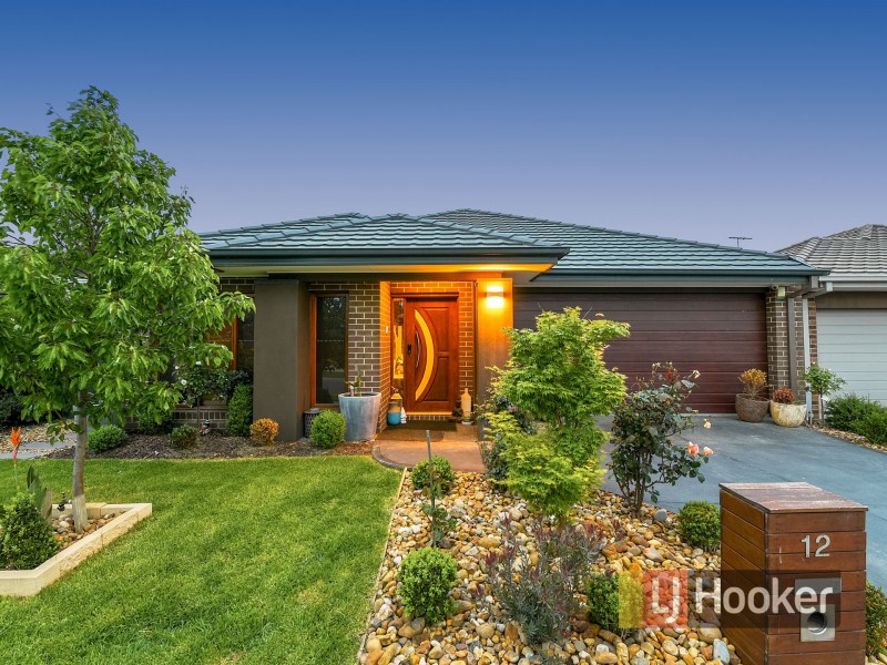 12 Flemington Way, Clyde North VIC 3978