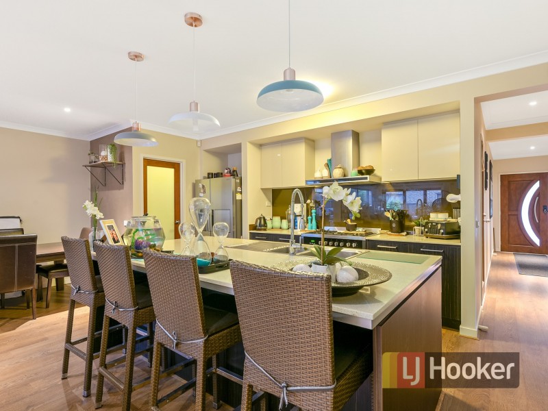 12 Flemington Way, Clyde North VIC 3978