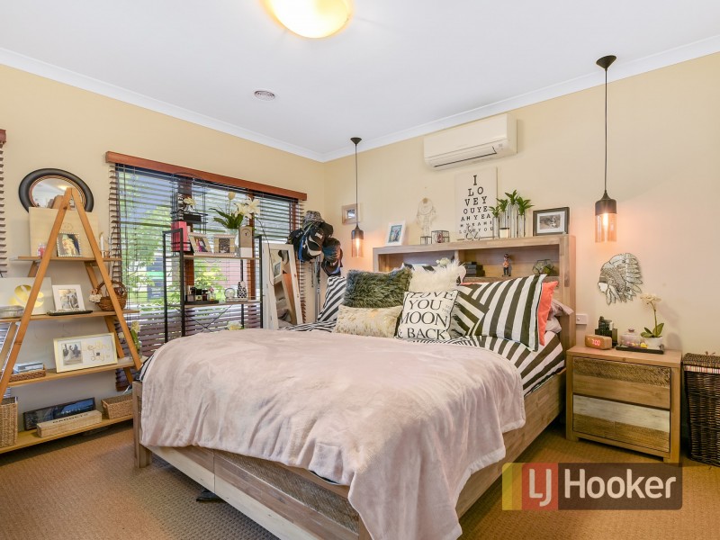 12 Flemington Way, Clyde North VIC 3978