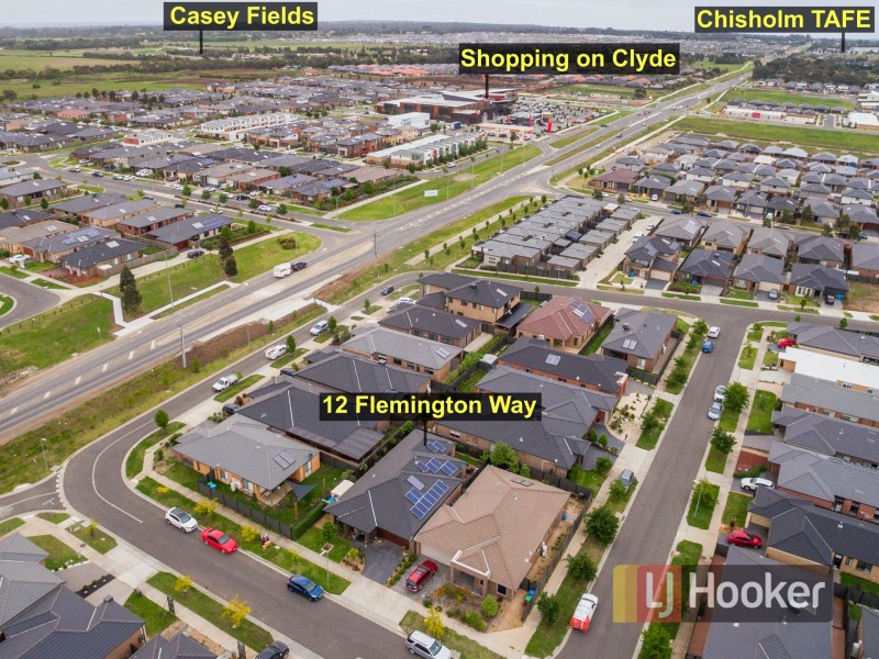 12 Flemington Way, Clyde North VIC 3978