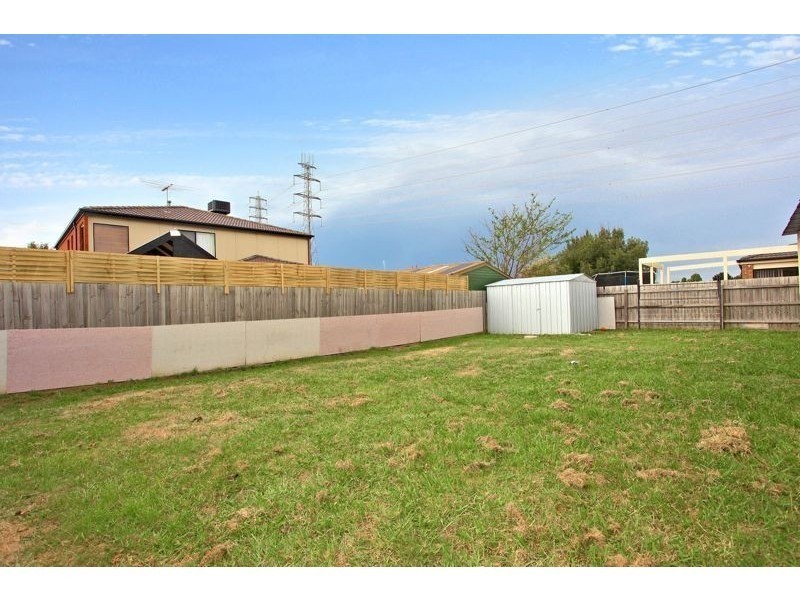 10 Serrata Street, Cranbourne VIC 3977