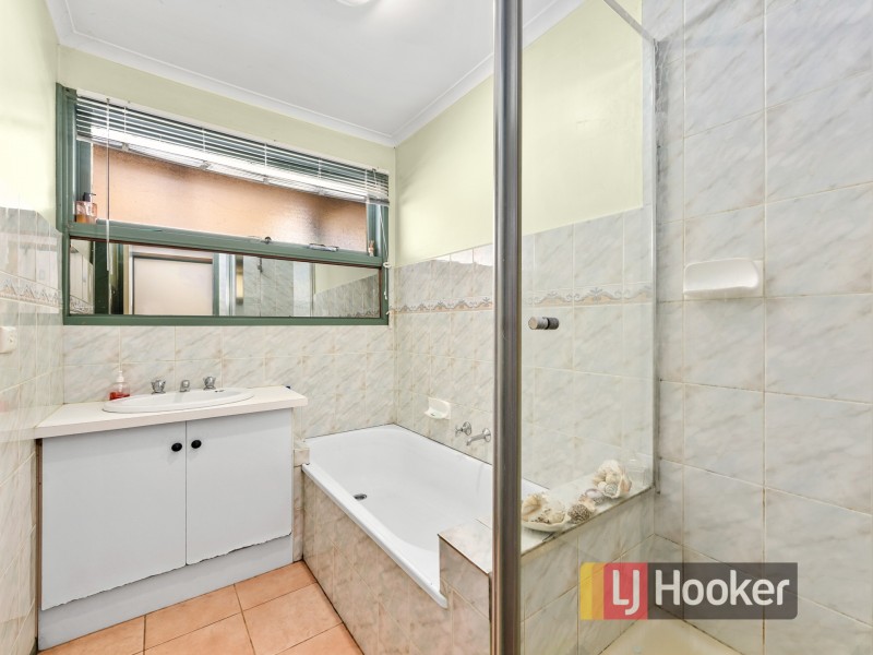 42 Monahans Road, Cranbourne VIC 3977