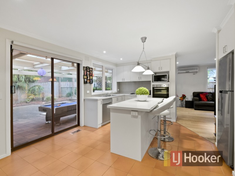 8 Yarrow Court, Berwick VIC 3806