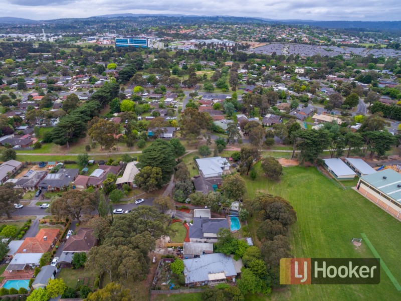 8 Yarrow Court, Berwick VIC 3806