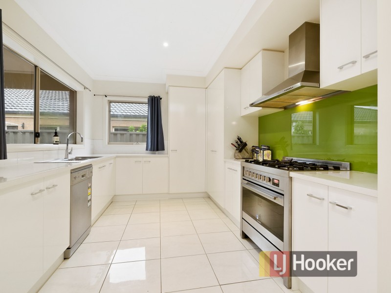 294 Casey Fields Boulevard, Cranbourne East VIC 3977