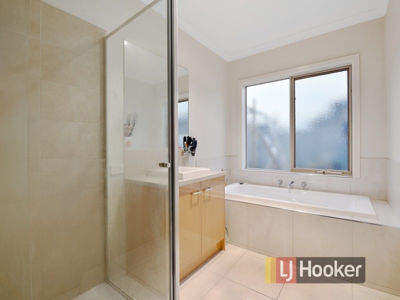 294 Casey Fields Boulevard, Cranbourne East VIC 3977