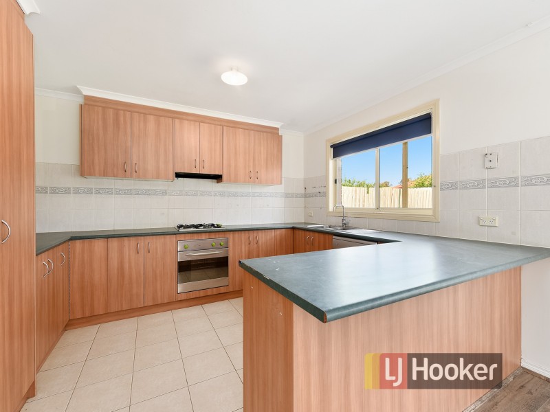 13 Greenbriar Way, Cranbourne West VIC 3977
