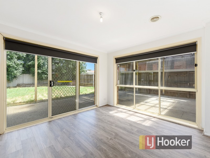 13 Greenbriar Way, Cranbourne West VIC 3977