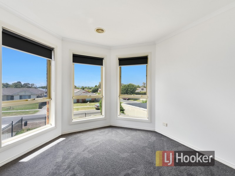 13 Greenbriar Way, Cranbourne West VIC 3977