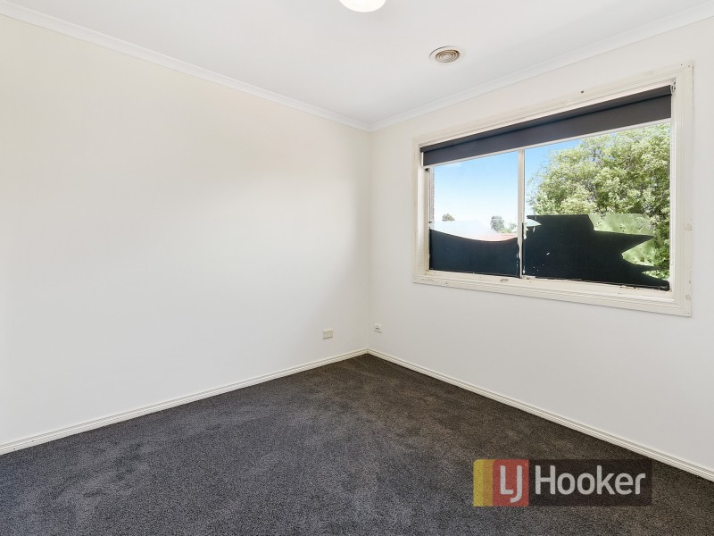 13 Greenbriar Way, Cranbourne West VIC 3977