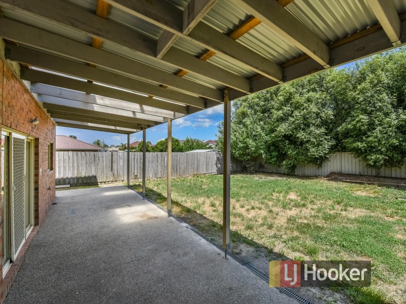 13 Greenbriar Way, Cranbourne West VIC 3977