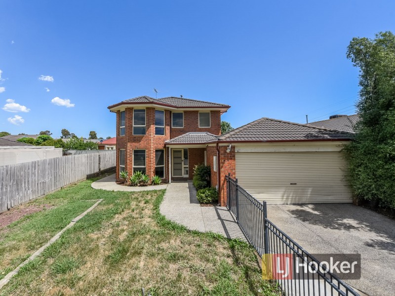 13 Greenbriar Way, Cranbourne West VIC 3977