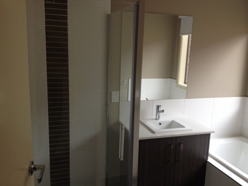 21 Lotus Street, Pakenham VIC 3810