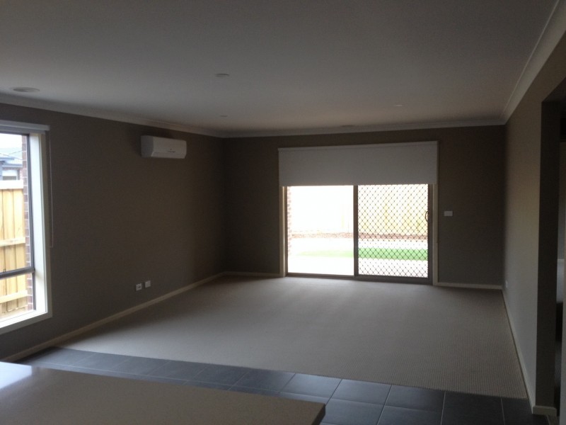 21 Lotus Street, Pakenham VIC 3810