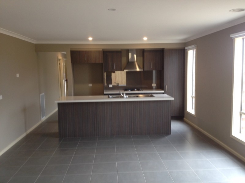 21 Lotus Street, Pakenham VIC 3810