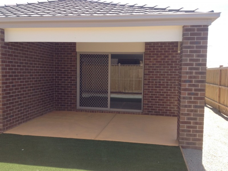 21 Lotus Street, Pakenham VIC 3810